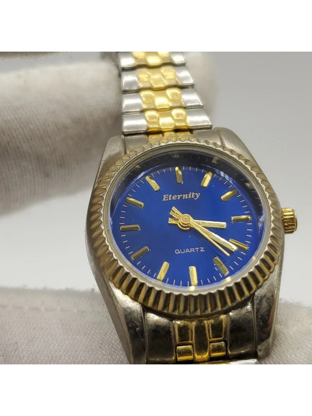 Enternity Quartz Watch Womens 25mm Blue Dial Stretch Band New Battery